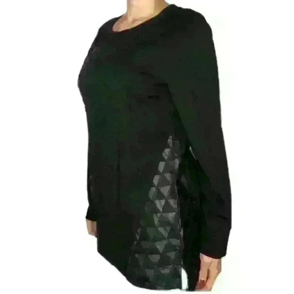 🍁4/$15🍁 Black top - Picture 3 of 4